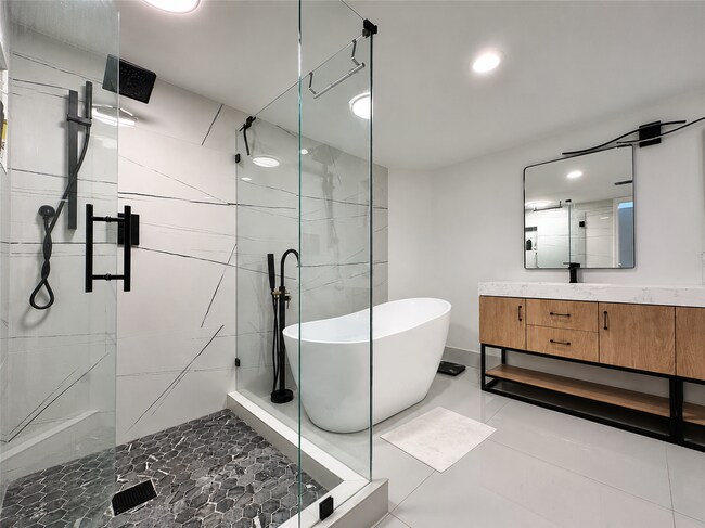 Building Photo - 3640 Yacht Club Dr
