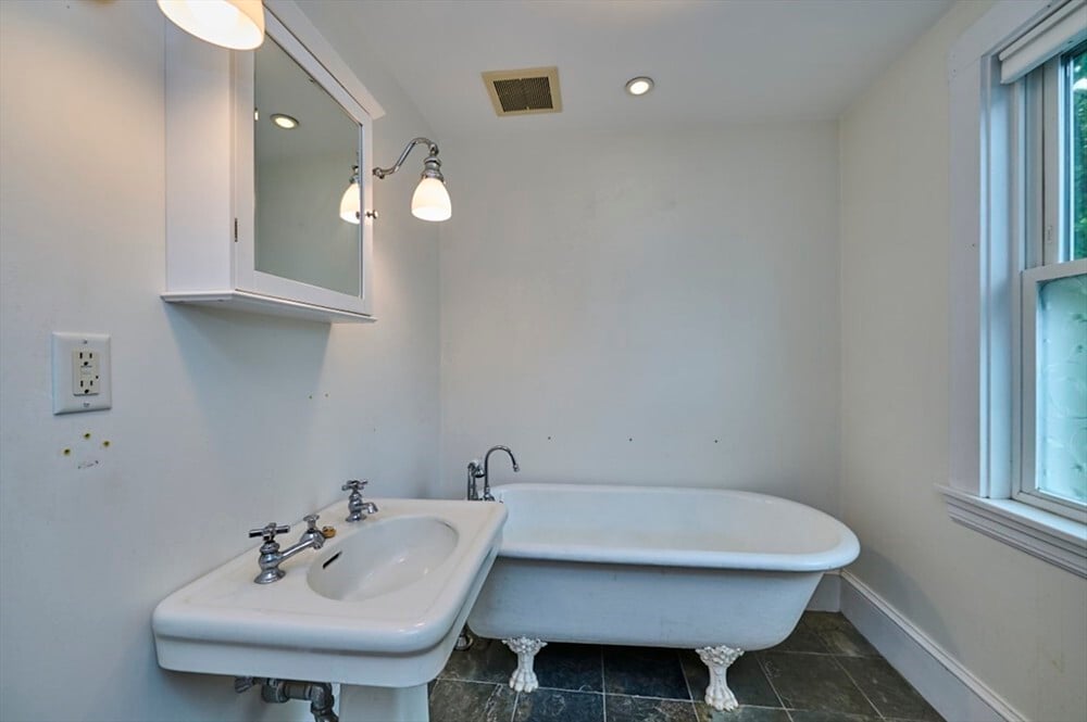 Building Photo - 16 Indiana Ter