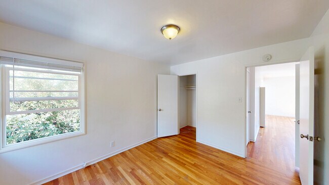 Building Photo - 1315 Lincoln Ave