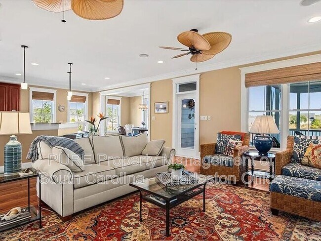 Building Photo - 1597 Rivertowne Country Club Dr