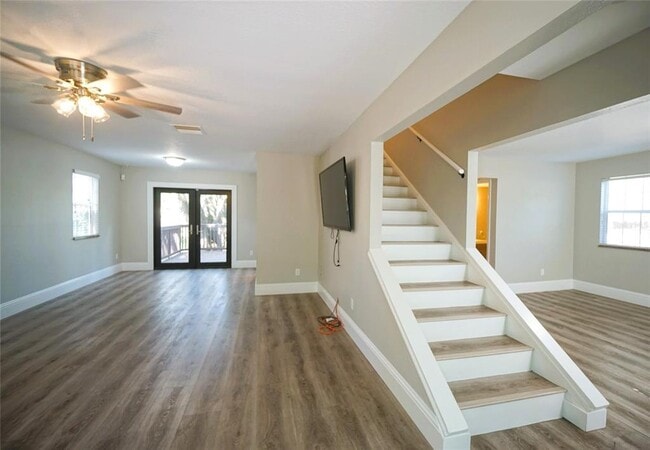 Building Photo - 317 W Hanlon St