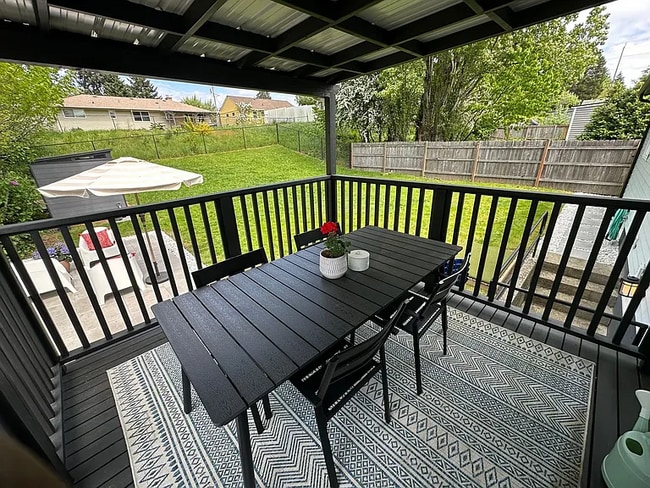 Building Photo - updated quality 4-bedroom, 2-bath home in Tacoma