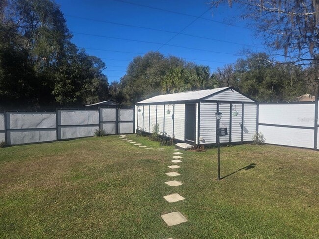 Building Photo - 13091 Old Crystal River Rd