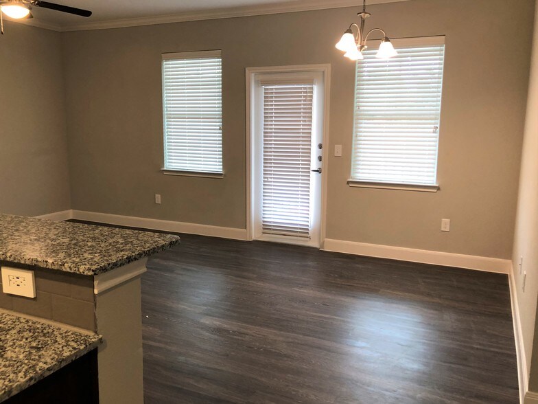 Silverwood at Hackberry Creek 7711 FM 3180 Rd Mont Belvieu TX 77523