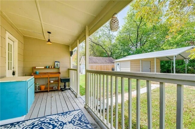 Building Photo - 1319 Davis St