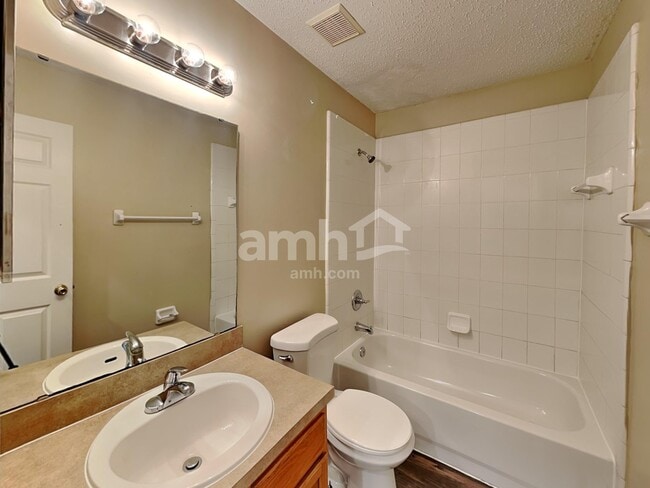 Building Photo - 6037 Scenic Meadow Ln