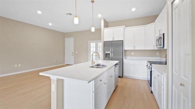 Building Photo - 13647 Begonia Cir