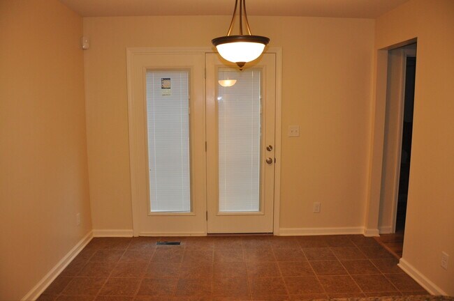 Building Photo - 721 Golfview Dr