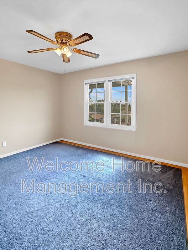 Building Photo - 1228 Sandelin Ave