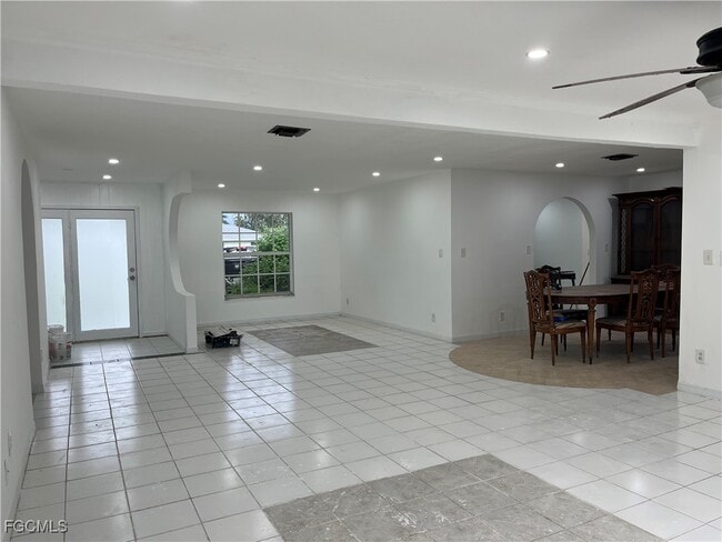 Building Photo - 1837 Marina Cir