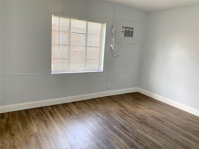 Building Photo - 2316 Madison St