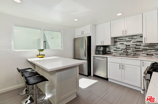 Building Photo - 1650 Palisades Dr