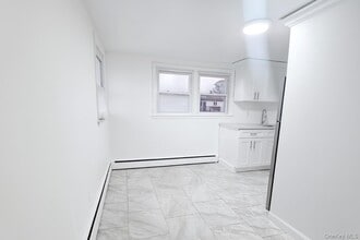 Building Photo - 308 40th St