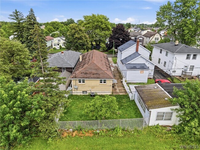 Building Photo - 56 Awood Pl
