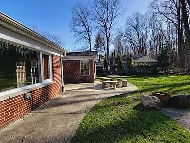 Building Photo - 18311 Norwich St