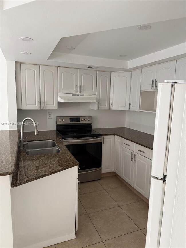 Building Photo - 8335 SW 152nd Ave