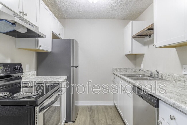 Building Photo - 123 Kingsridge Dr