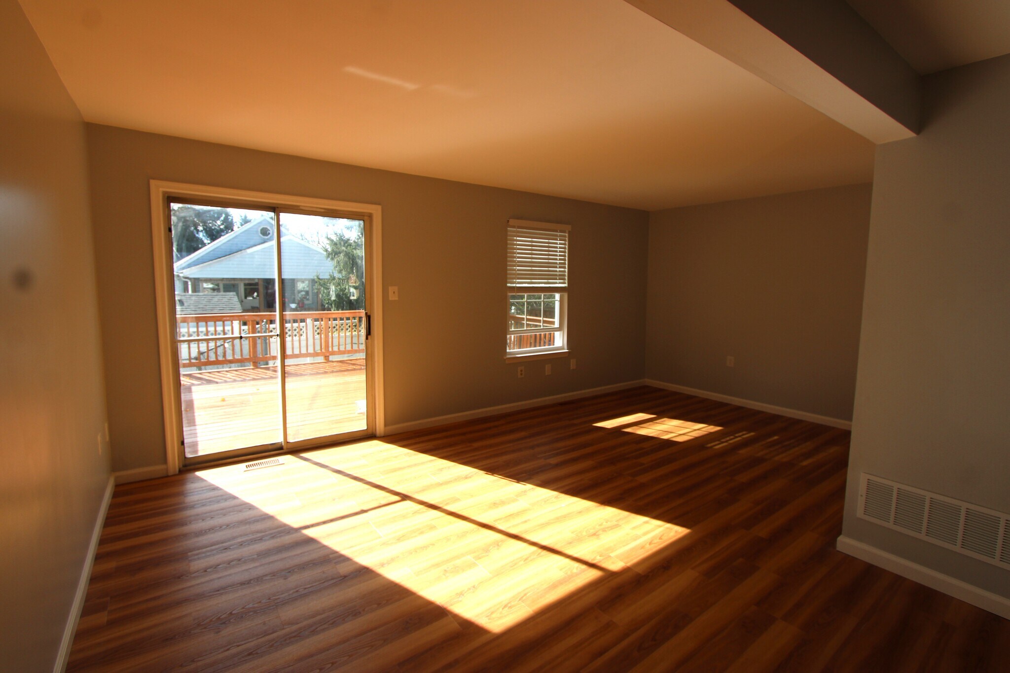 Building Photo - 7827 Hidden Creek Way