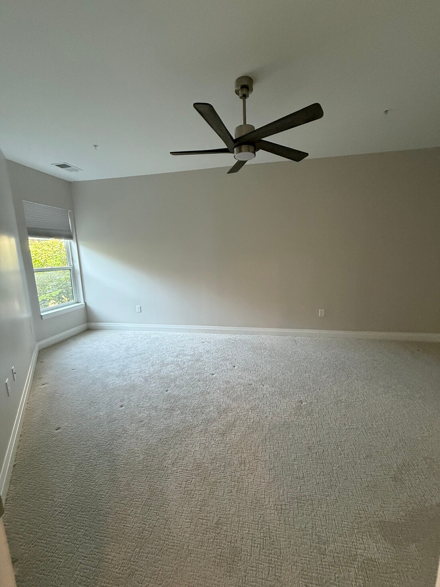 Building Photo - 6633 Dale Dr