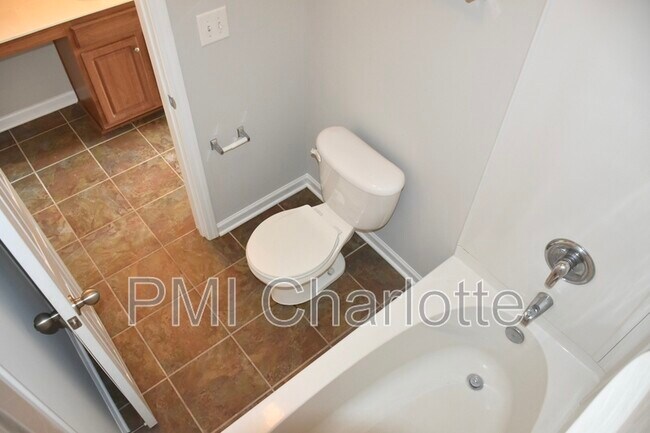 Building Photo - 307 Glennallen Rd