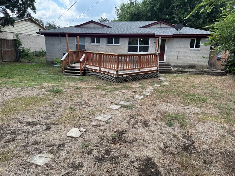 Building Photo - 8547 Stillwater Dr