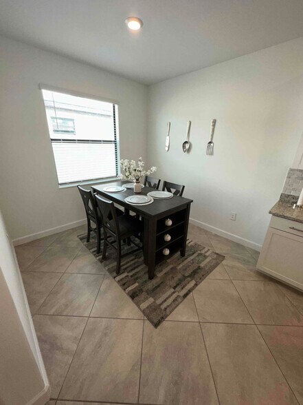 Building Photo - 4980 Seafoam Trl