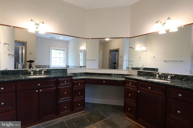 Building Photo - 1310 Forestwood Dr