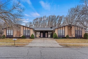 Building Photo - 813 15th St