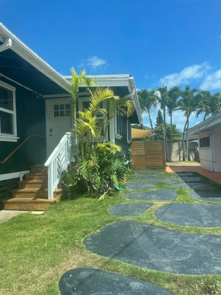 Building Photo - 827A Oneawa St