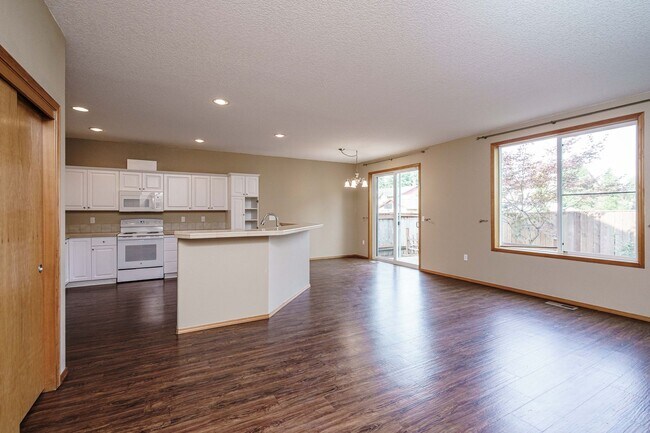 Building Photo - 3 bedroom 2.5 Bath - On Dead End Street - Low Maintenance Fenced Yard - Community Center with Swi...