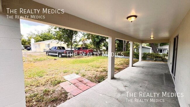 Building Photo - 116 S Normandale Ave