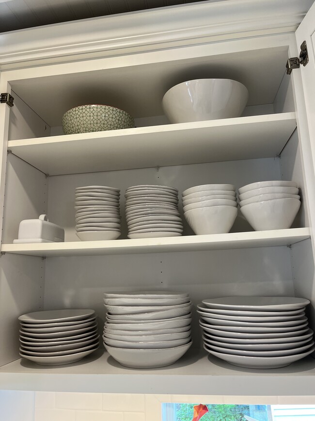 Brand new service for 10+ Crate and Barrel dishes with coordinating serving pieces and accessories - 11 Henry St