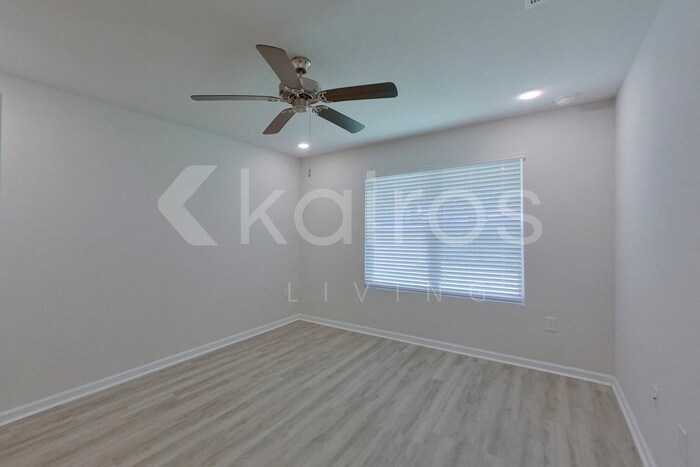 Building Photo - 389 Monarch Ln