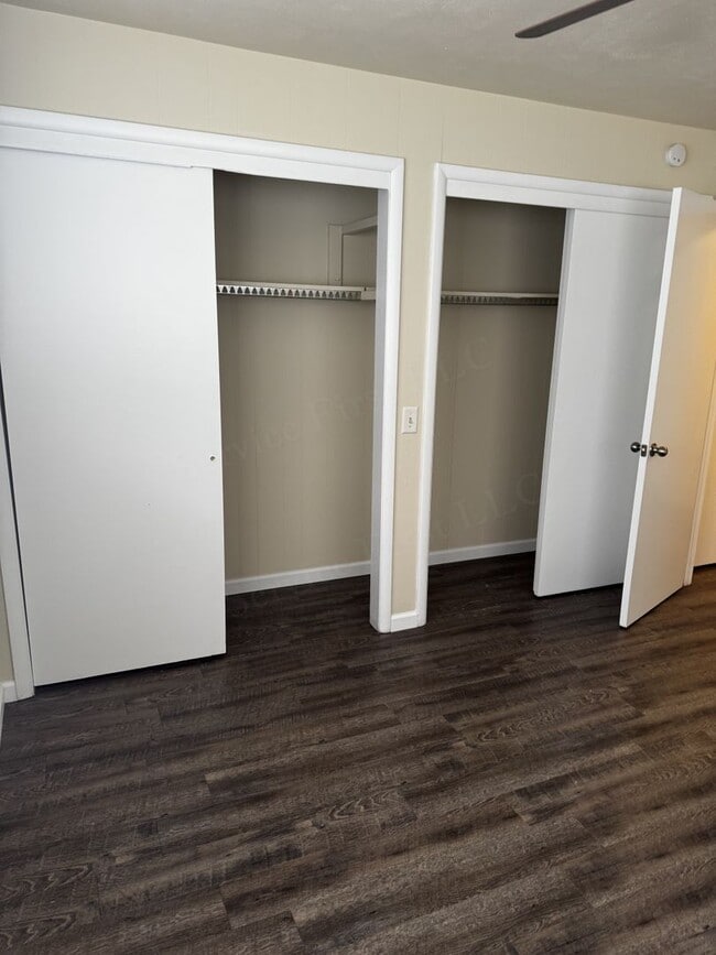 Building Photo - Clark St - Duplex for rent