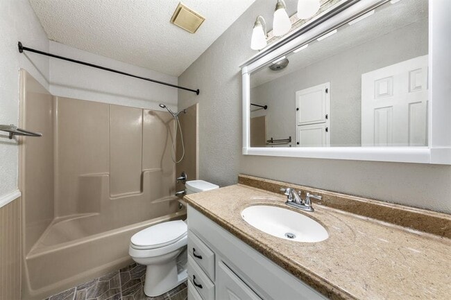 Building Photo - 1202 Wroxton Way