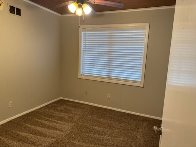 Building Photo - 1822 Cambridge St