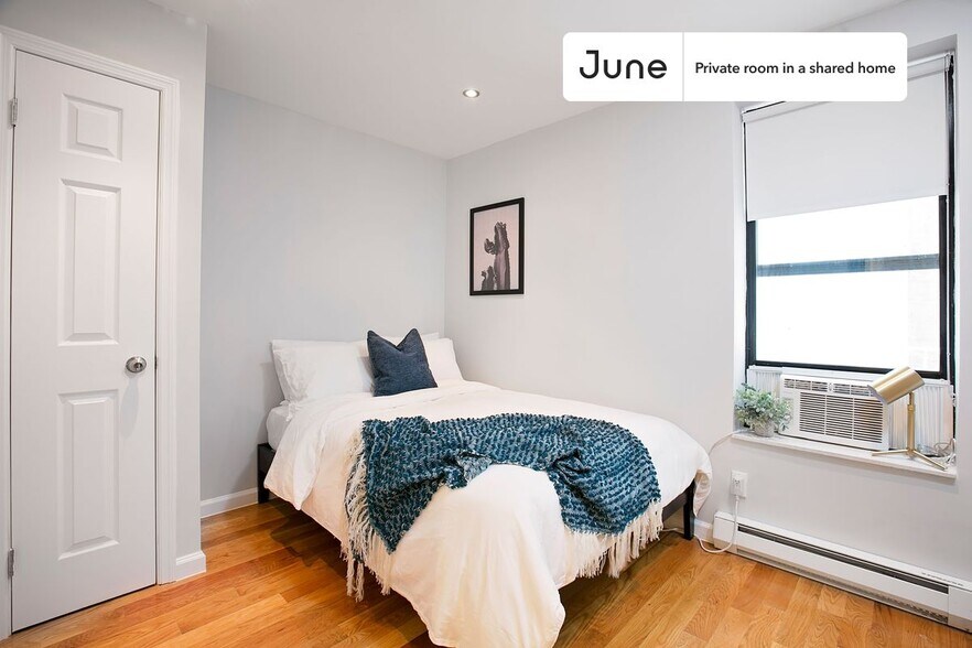 Primary Photo - Private bedroom in 3 bed/1 bath Home