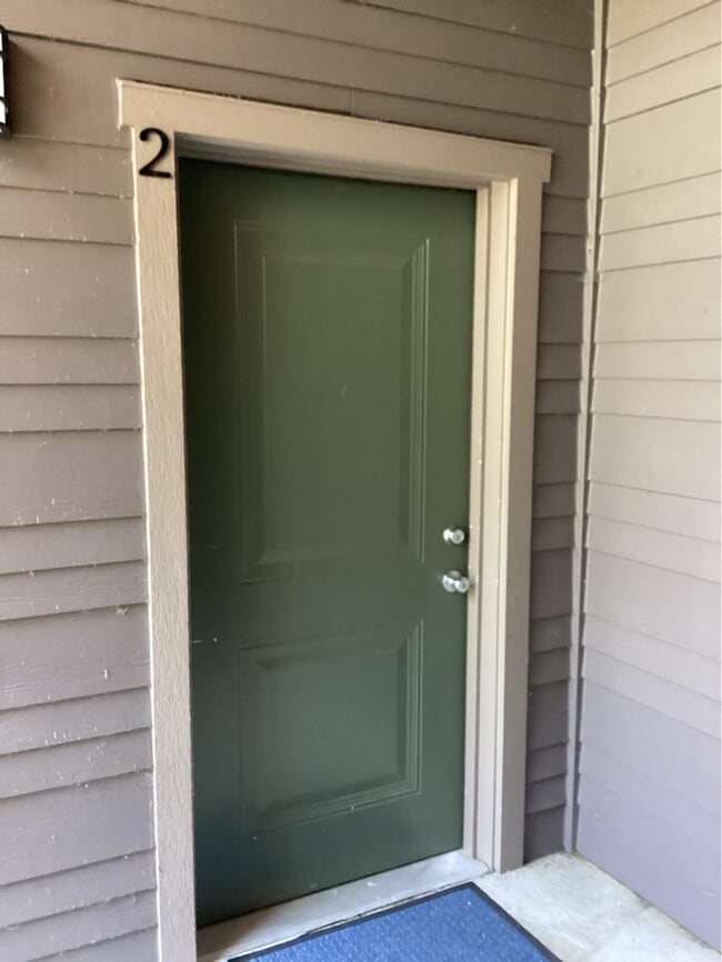 Building Photo - 2950 SW Coho St