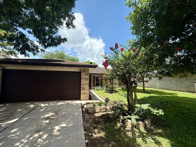Primary Photo - 9407 Pinole Ln