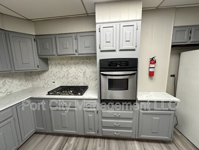 Building Photo - 114 N Highland Ave