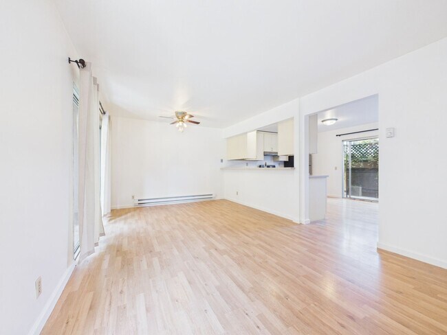Building Photo - 3162 Eucalyptus St