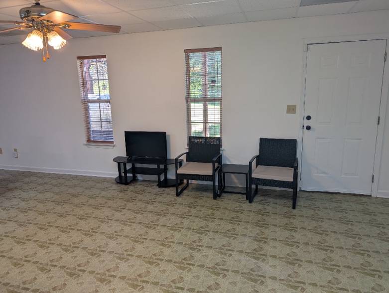 Building Photo - 5700 Miles Rd