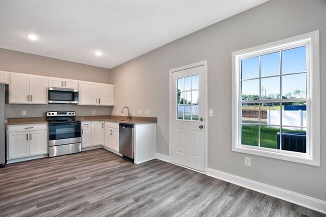 Building Photo - 55 Highland Blf Wy