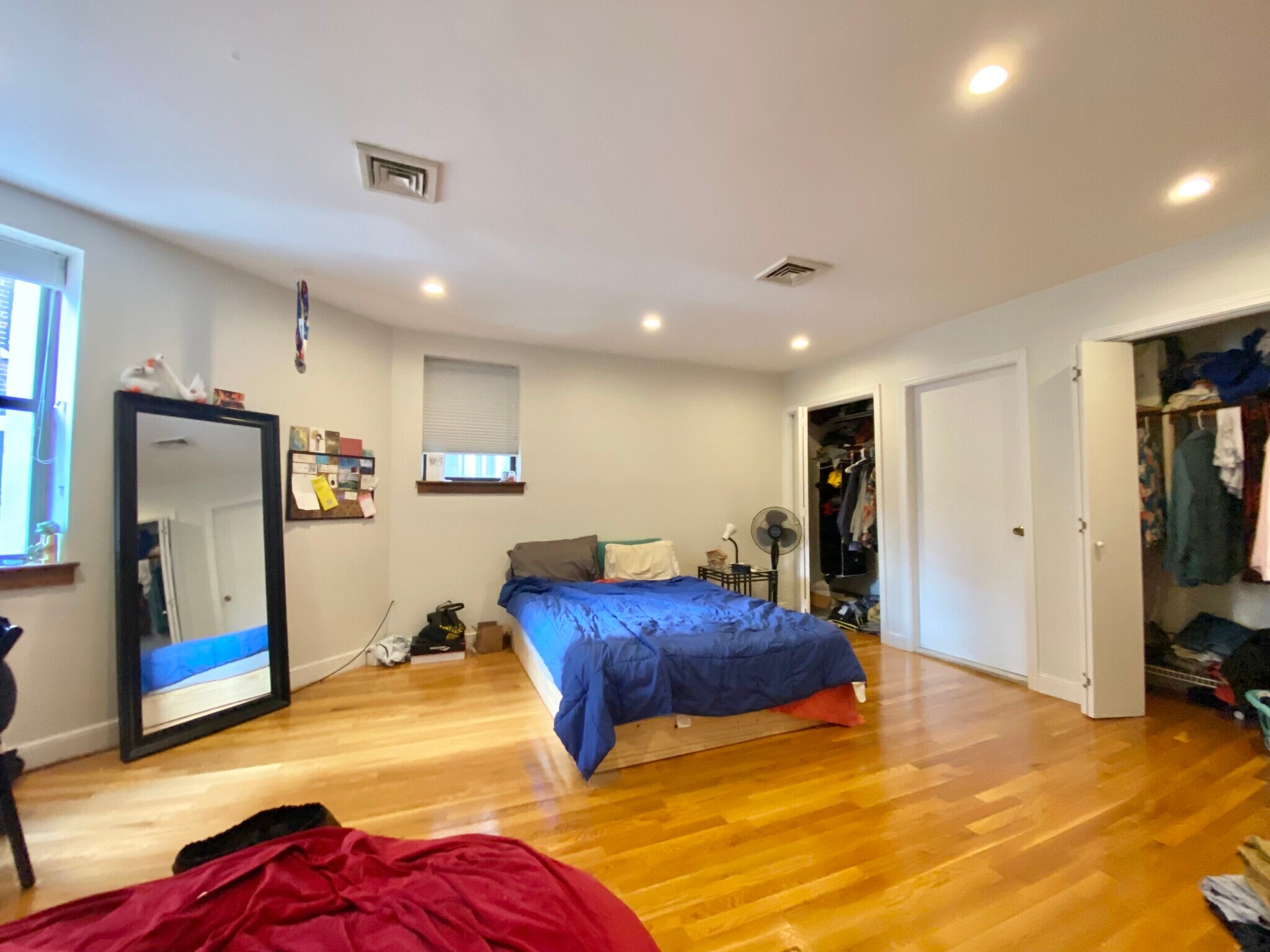 Building Photo - 100 Riverway