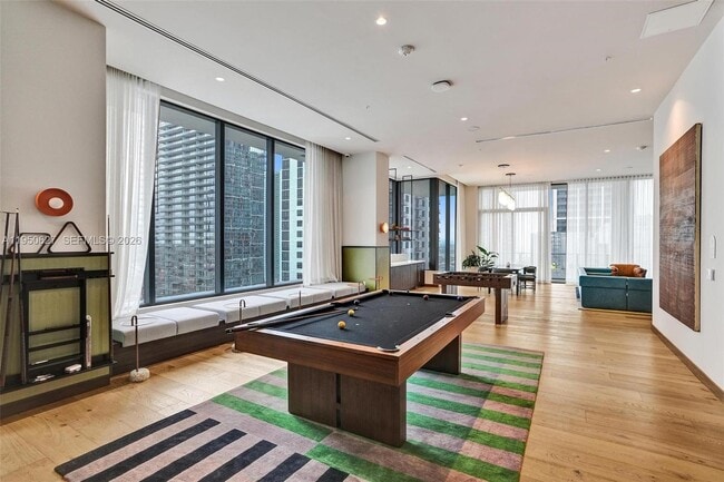 Building Photo - 11 NE 6th St