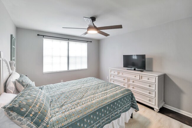 Building Photo - 12447 Mondragon Dr