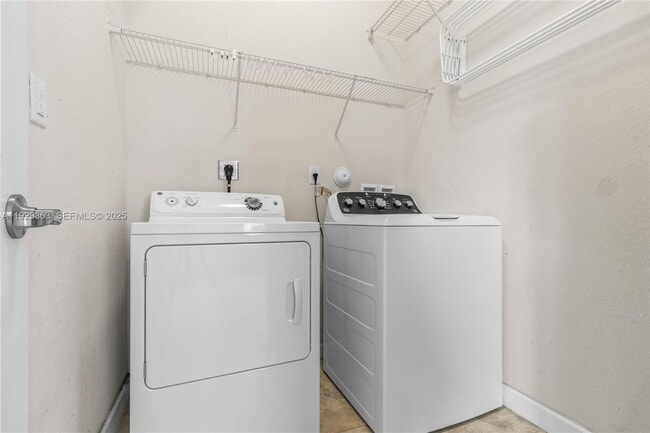 Building Photo - 3560 W 88th St