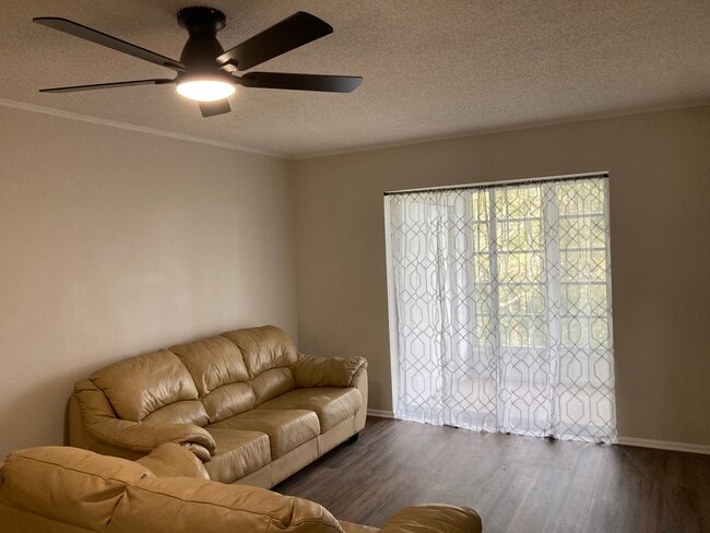 Building Photo - 3774 Lake Bayshore Dr