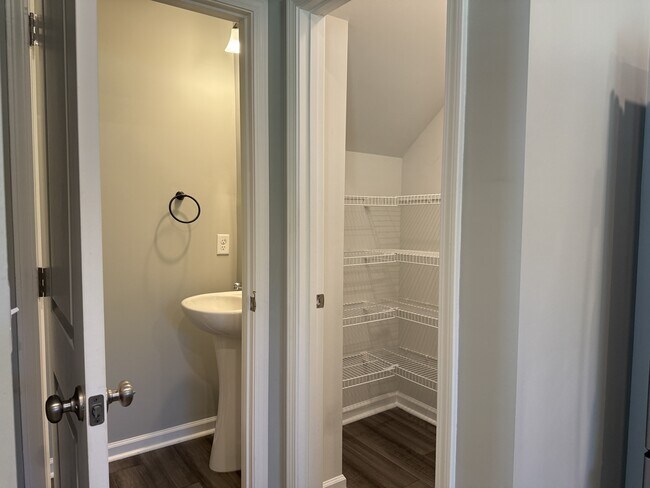 Building Photo - 259 Enclave Wy