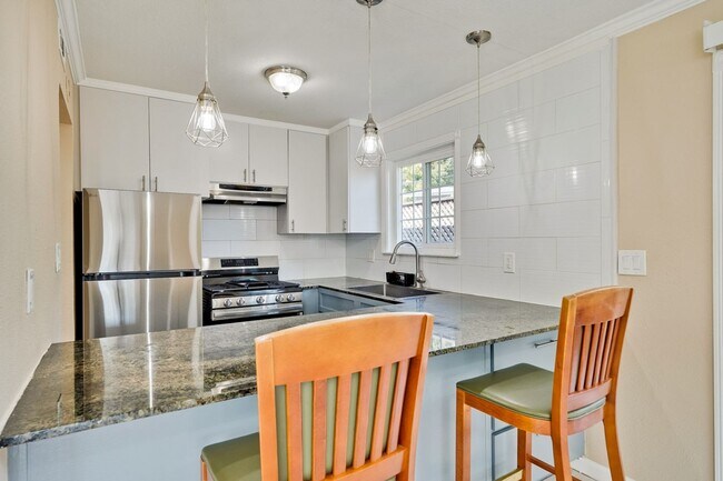 Building Photo - Excellent 2 Bed 1 Bath Home in Santa Clara!